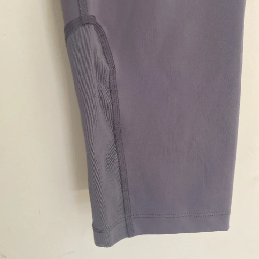 Nike Running gray cropped running tights leggings w/ 2 waistband pockets Sz M